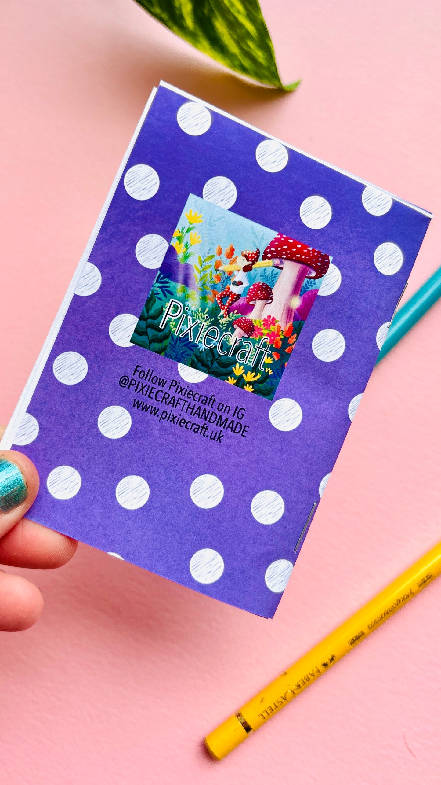 To BEE or not to BEE- An introduction to UK Bees Zine