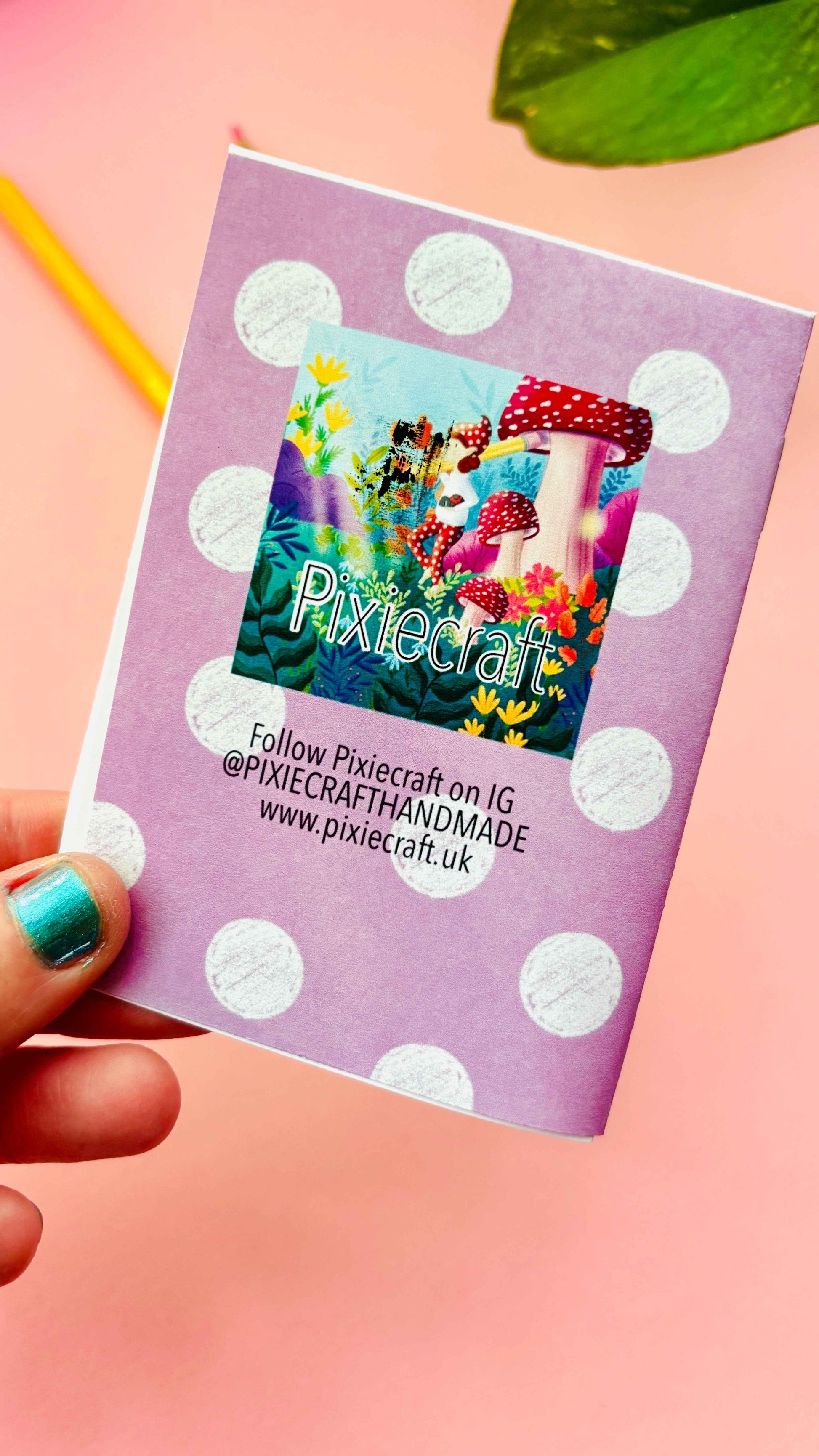 Artist Mini Zine- Illustrated in the UK